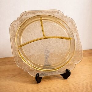 Vintage 1970’s Federal Madrid Depression Glass Plate